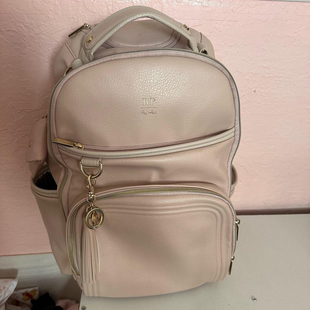 Itzy ritzy boss plus diaper bag